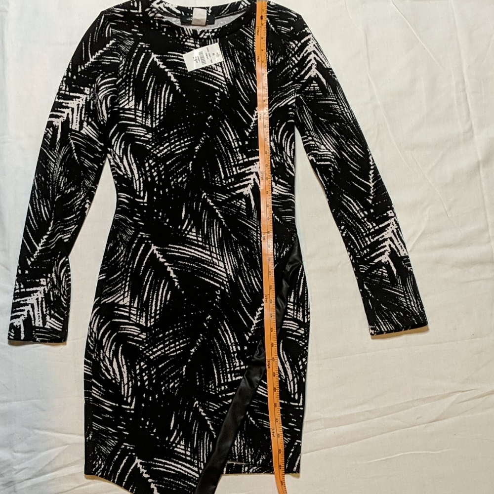 Patterned mini dress - Picture 3 of 5